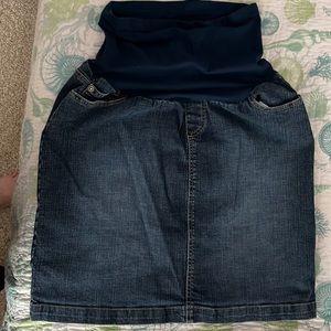 Oh Baby Motherhood jeans skirt. Size large.